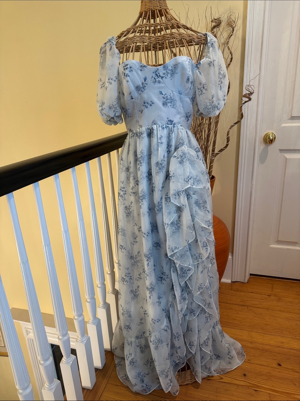 Storia NWT beautiful blue floral maxi dress ⭐️6 - Picture 2 of 11